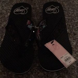 Juicy Couture flip-flops bought at Kohl’s